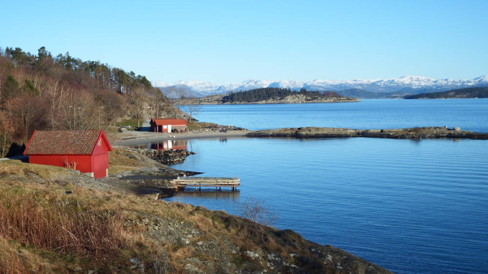 The swimming beach at Godalen