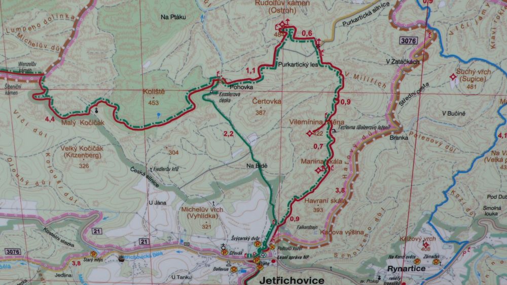 A map of the red and green trails